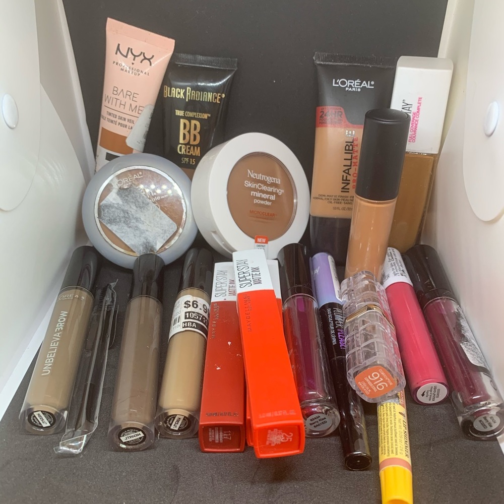 Makeup bundle *F*